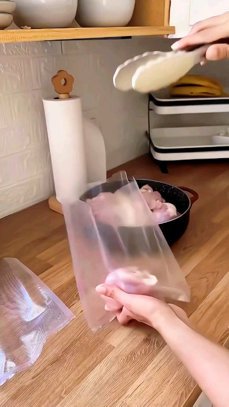 rolo embalagem a vácuo saco para seladora #sacos #embalagens #seladoravacuo #seladoraavacuo #sacotransparente #congelador #geladeiras #cozinh