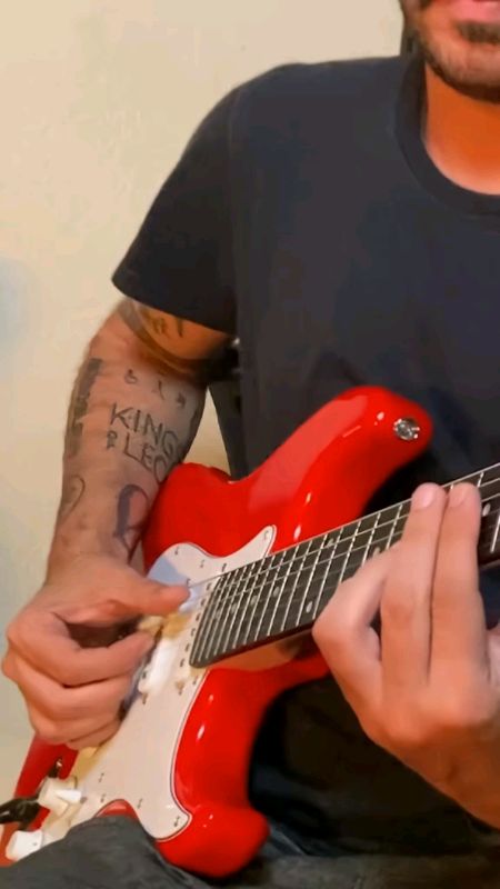 Guitarra Elétrica Stratocaster 😚💕#guitarra #elétrica #stratocaster #acheinashopee