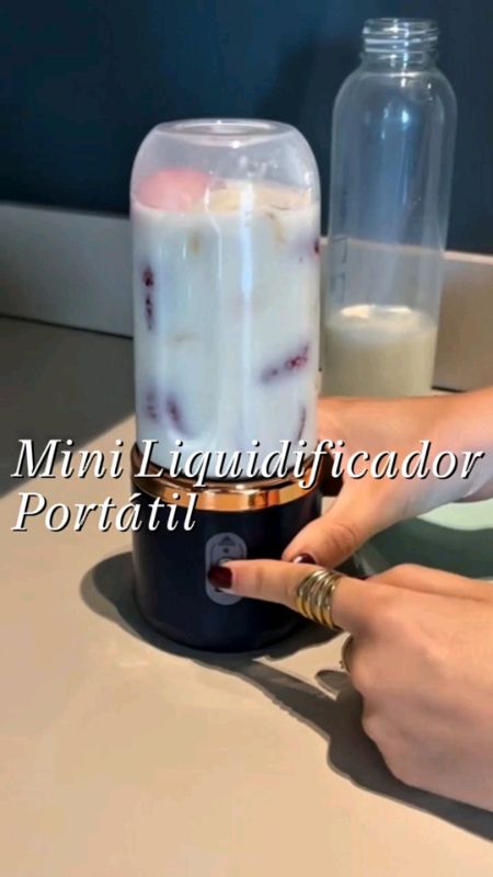 Mini Liquidificador Portátil 6 Lâminas 400ml – Bate Sucos, Shakes e Smoothies em Segundos  🔥#vidasaudavel #liquidificadorportatil #shakedo