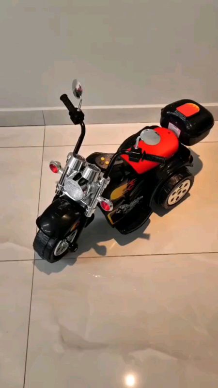 Moto elétrica motinha infantil criança luz música menina menino #moto #motinha #motoeletrica #motodemenina #motomenino #motodemotoqueiroinfantil