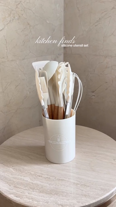 KIT de Utensílios Para Cozinha em Silicone e Bambu. ✨🤍 #silicone #kitcolher #cozinha #kitcolheres #utensilioscozinha #bambu