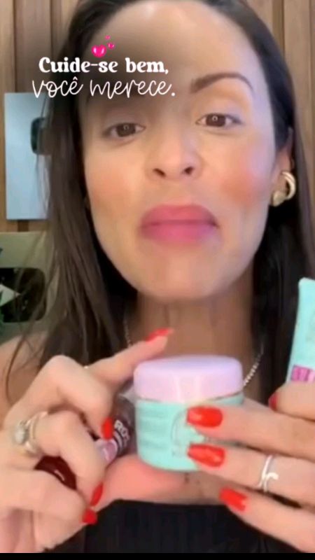 Kokeshi pele de Porcelana. #kokeshi #cremefacial #olhosdegueixa #hidratantefacial #peledeporcelana #cremeolhos #kokeshicreme #hidratanteareadosolhos