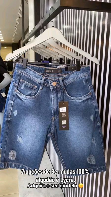 #BermudaJeansMasculina #ModaMasculina #LookCasual #EstiloMasculino #RoupasMasculinas