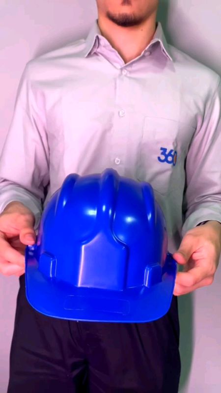 Capacete de Segurança Com carneira. #capaceteseguranca #capacete #seguranca #industrial #carneira #plt #protecao #epi #altura #equipamento #construcao