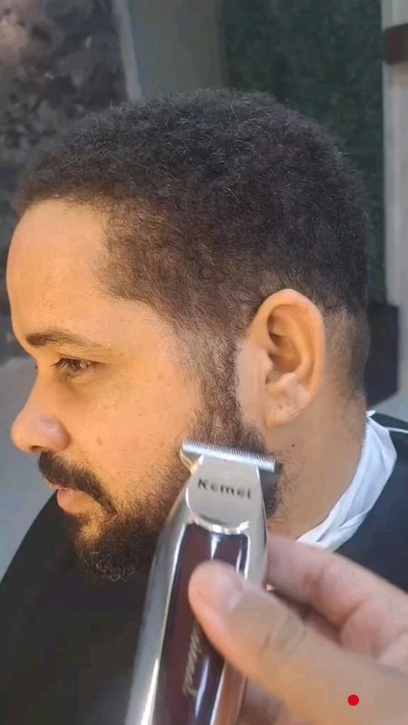 Máquina de cortar cabelo #barbeiro #barbearia #masculino