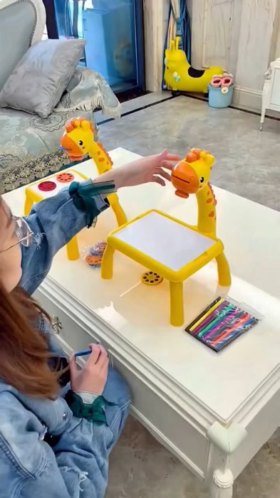 ￼Brinquedo Mesa Projetora De Desenho Infantil Girafa Lousa Mágica Digital LCD #brinquedomesaprojetora #lousamagicainfantil #lousainfantil