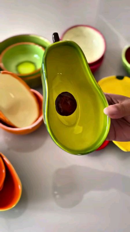 tigela cumbuca de porcelana de frutas.​#cumbuca #porcelana #frutinhas #mesaposta #decoracao #ceramica #utilitarios #cozinhafofa #handmade #louças