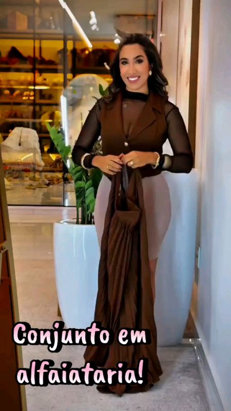 Conjunto colete e saia plissada em alfaiataria #conjuntocoleteesaia #saiaecolete #conjuntoplissado #conjuntoalfaiataria #saiaplissada #colete #moda