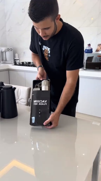☕❄️🔥 Mantém sua bebida quente ou fria por muito mais tempo! #GarrafaTermica #VacuumBottle #Inox #Caneca #KitTermico #BebidaQuente #BebidaGelada #prat