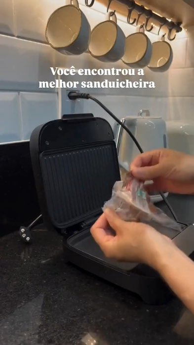 Sanduicheira Elétrica Preta #sanduicheira #lanche #cafeDaManha #torrada #cozinhapratica #sanduiche #lancherapido