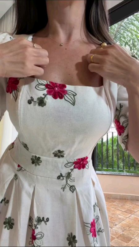 Que vestido lindo 😍😍😍#Estilo #LookPerfeito #ModaFeminina #VestidoElegante #modaevangelica #modafeminina #lookdodia