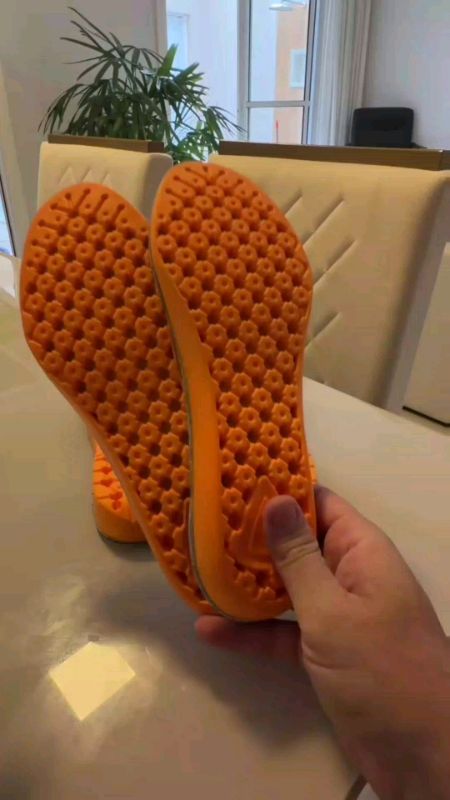 Par de Palmilha Ortopédica em Gel Anatômica para Esporão e Dores nos Pés.#palmilhaortopedica #palmilhagel #doresnospes #saudedospes #bemestar #pes