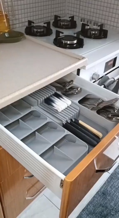 Porta talheres para gaveta 🍴 organiza colheres, garfos e facas. Prático, funcional e cozinha em ordem! #portatalheres #organizador #cozinha #gaveta