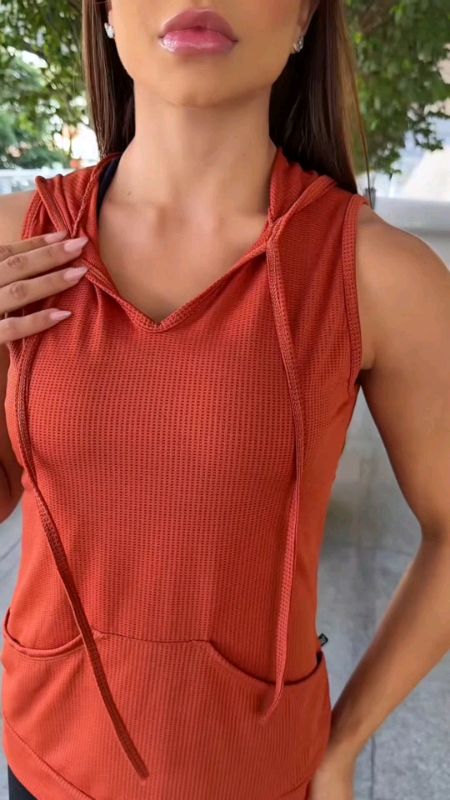 Blusa Fitness Com Capuz Colete Legging #blusafitness #blusacomcapuz #ColeteFitness