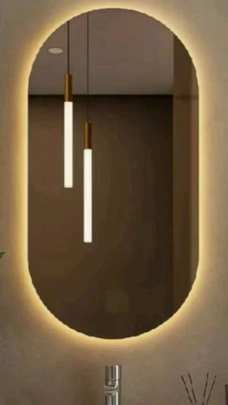Espelho oval decorativo com LED #espelhodecorativo #espelho #espelhooval #espelhocomled #eapelholed #espelho #espelhooval