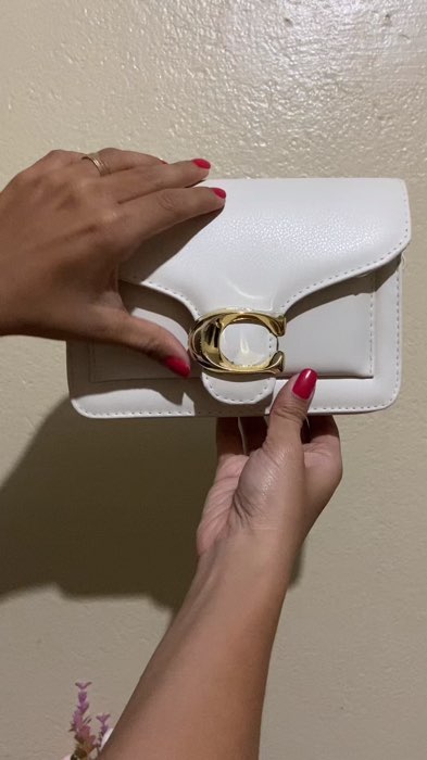 Bolsa Carmen #bolsafeminina #bolsacarmen #bolsaombro #acessoriosfemininos #modafeminina #ferragem #estilo #diaadia #tendencia #look