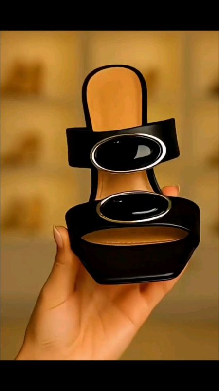 Tamanco salto medio Tamanco feminino #shopee #tamancofeminino #saltomedio #tamanco #estiloso #confortável