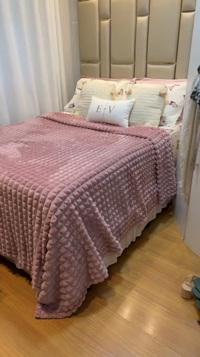 Cobertor manta cama queen super macia, toque aconchegante e conforto ideal pra noites frias #cobertor #cobertormanta #manta #MantaMacia #cobertormacio