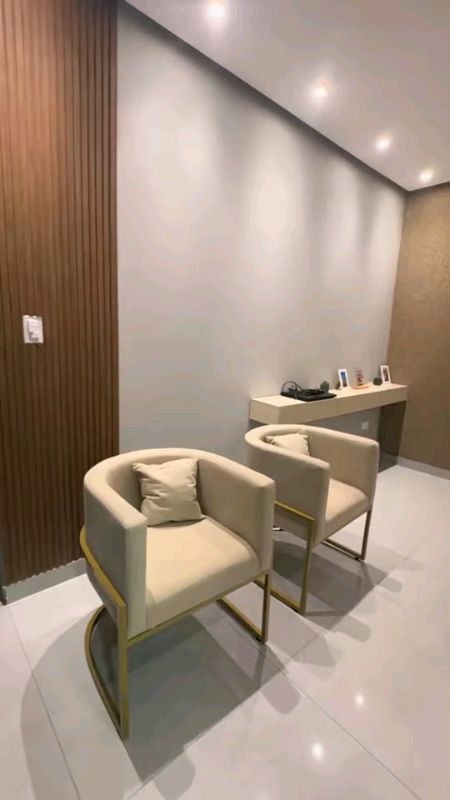 Kit 2 Poltronas Decorativa Cadeira Recepção #kitpoltronas #PoltronaBaseMetal