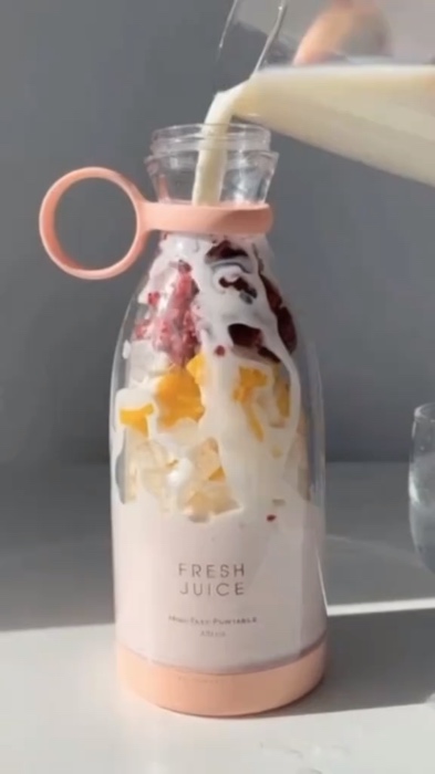 Mini liquidificador 6 lâminas portátil e prático para o dia a dia