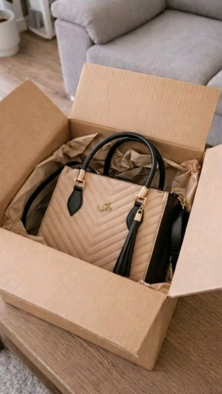 Bolsa Feminina Lorena Média Tote de Mão e Alça Transversal Immateriale