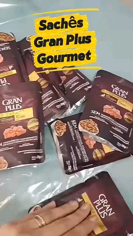 Dê uma olhada em RAÇÃO ÚMIDA GRAN PLUS SACHÊ PARA GATOS – CAIXA COM 18 UN (85G CADA) #adicionenocarrinho#achadinhoshopee