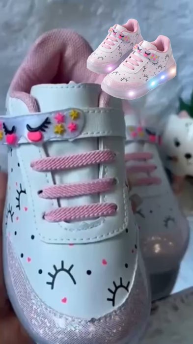 Tênis infantil luz led #tenisinfantil #publi #tenis #luz #led #infantil #menina #roupa #pe #calcado #sapato #maternidade #enxoval #crianca #luzinha