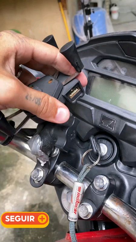 Suporte celular para moto universal com carregador