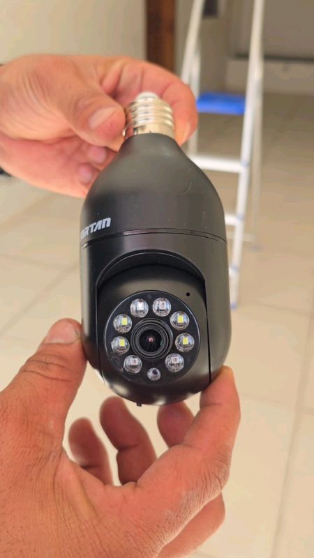Câmera De Segurança wifi #câmeradeseguranca #cameralampada #minicamera #camerademonitoramento