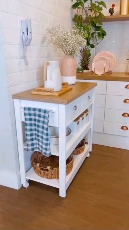 Carrinho Aparador .Aparador com rodinhas pra vc organizar sua cozinha perfeitamente.1 peça vários forma de usar #aparador #carrinhoaparador #lar