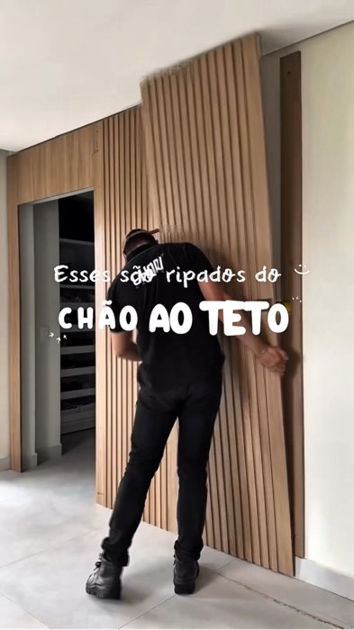 Esses ripados vão do chão ao teto e são muito fáceis de aplicar😍#reforma