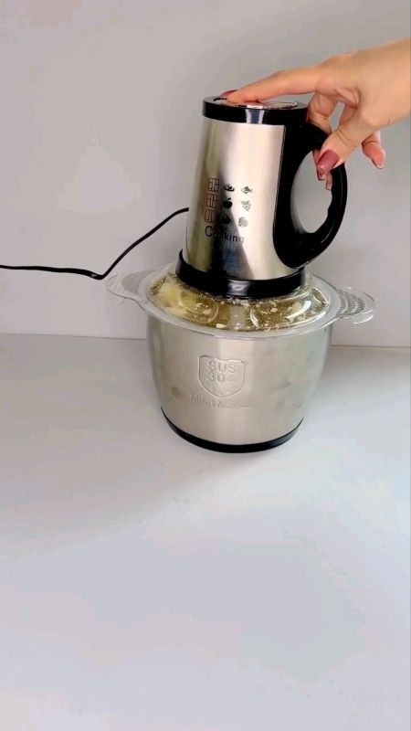 Picador elétrico 3L, tritura carnes, legumes e muito mais com praticidade e rapidez. #ofertinhasdatop #picadordealimentos #processadordealimentos
