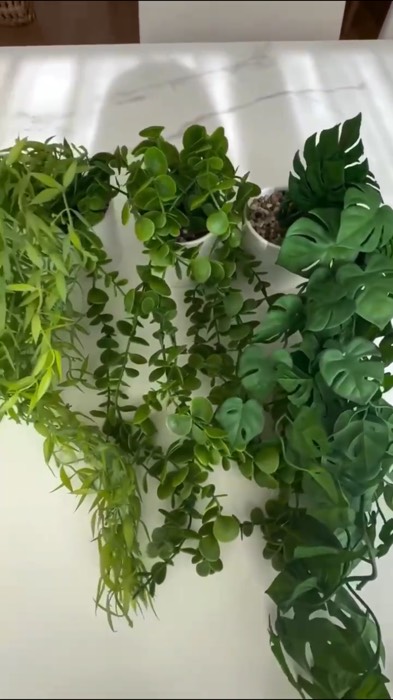 #trepadeiraartificial #trepadeira #plantaartificial #decoração #casa TREPADEIRA ARTIFICIAL COM VASO ✨✨
