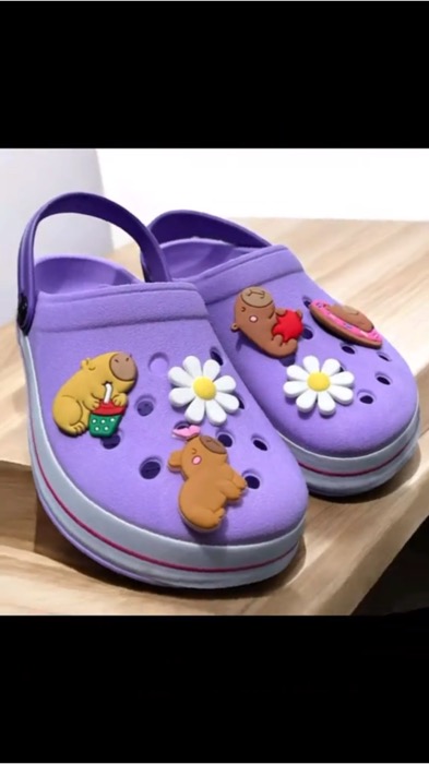 #croc #crocinfantil #sandáliababuche#babucheinfantil #babucheadulto #papeteadulto #SandáliaConfortável #BabucheEstilosa #CalçadoConfortável