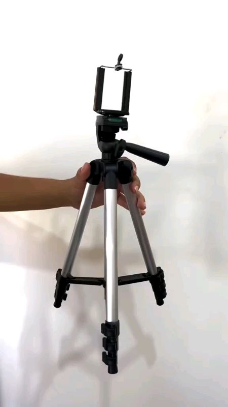 Tripé universal telescópio, para você deixar suas filmagens profissionais #tripe #Universal #foto #Fotografia #shopee #achadinhos #Promo #util #barato