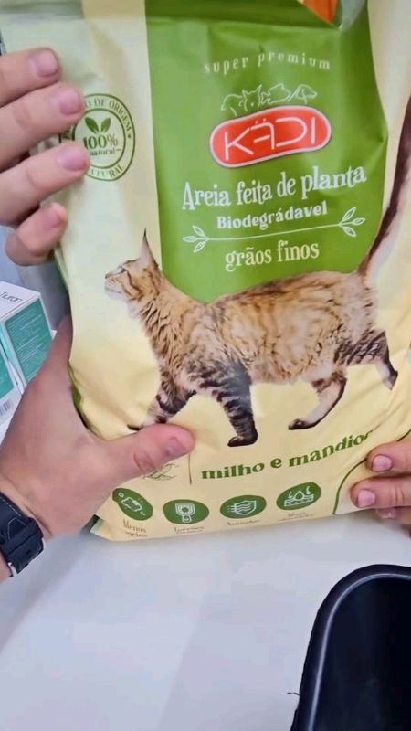Areia Biodegradável Kadi Grãos Finos. #kadi #areia #areiaparagatos #areiabiodegradavel #areiagraosfinos #gato #gatos