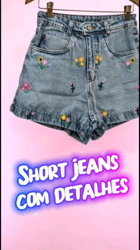 short jeans feminino com estampa de flor