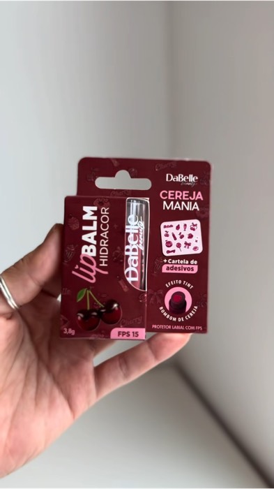 O mais novo Lip Balm Cereja Mania DaBelle- Bombom de Cereja promete hidratação e proteção pros seus labios 👄 loja OFICIAL DaBelle☝️ #lipbalm #cereja