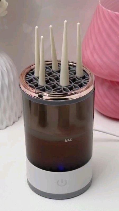 ✨ Limpador de Pincel USB Automático #LimpadorDePincel #MakeUp #Maquiagem #Beleza #Pincéis #USB #Automático #FacilitaAVida #Achadinhos #ShopeeBrasil