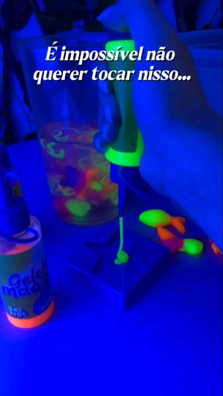 Balde Geléia mágica. Não é slime. Não é massinha. Vira squish 👀👆 #geleiamagica #squish