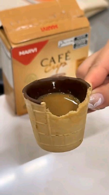 Café Xícara Casquinha com Chocolate Comestível MARVI #comestivel #xicara #casquinha #chocolate #cafe #bebida
