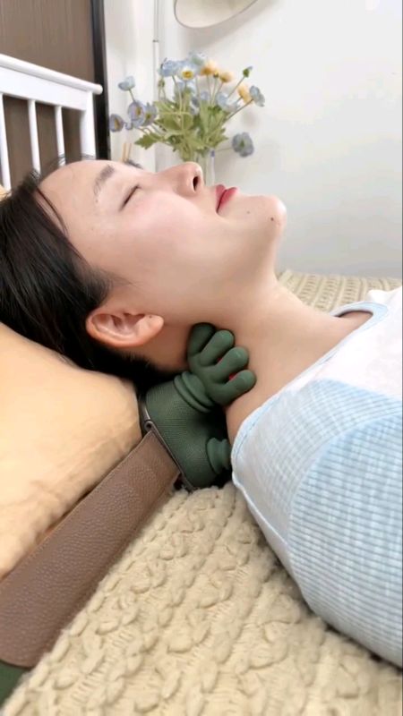 Massageador biônico térmico para pescoço e ombros, pensado para proporcionar conforto e sensação de relaxamento no uso diário. #Massageador #BemEstar
