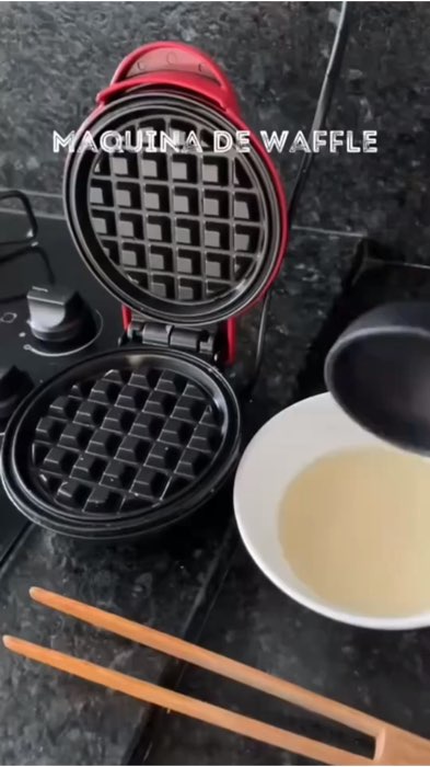 ￼Mini Máquina de Waffles Elétrica Portátil Casa Cozinha Fazer Waffle Panquecas Automático  110V- 220V#MineMáquina #dewaffes #elétricaportátil #contrav