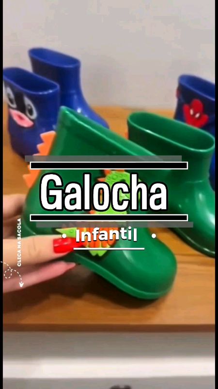 Galocha infantil masculina leve e confortável. Ideal para chuva, escola e passeios sem molhar o pé. #galochainfantil #calcadoinfantil  #diasdechuva
