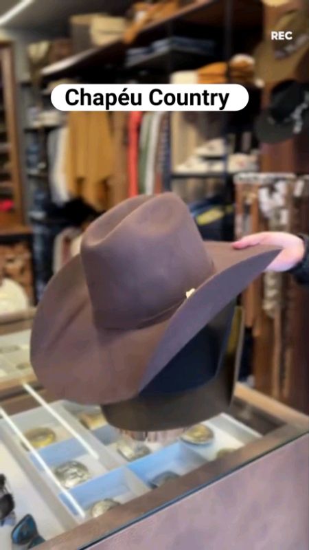 Chapéu Country #chapeucountry #chapeucowboy#modacountry#estilocountry #countrylife#agrostyle #lookcountry #chapeu #chapeuunissex #modaagro #estiloagro