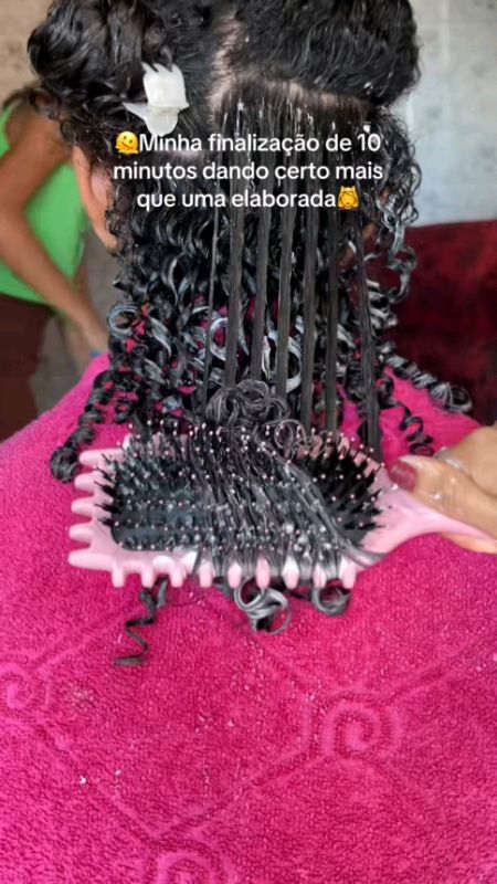 Escova finalizadora para cachos #definicão #cachos #escovaparacachos #cacheadas