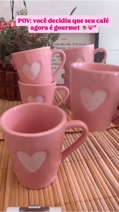 Adicione no carrinho👆🏻 Jogo Kit 4 Xícaras Canecas Chá Café Porcelana Rosa Coração Relevo Branco #XicarasRosa #MesaPostaRomantica #KitPorcelana #Chad