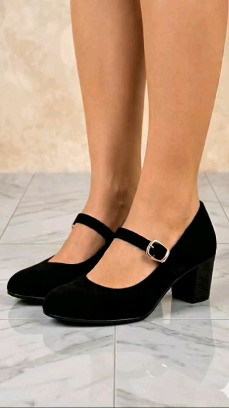Sapato feminino #sapatos #sapatofeminino #Sapatoboneca #sapatomaryjane #Vídeo gerado por IA