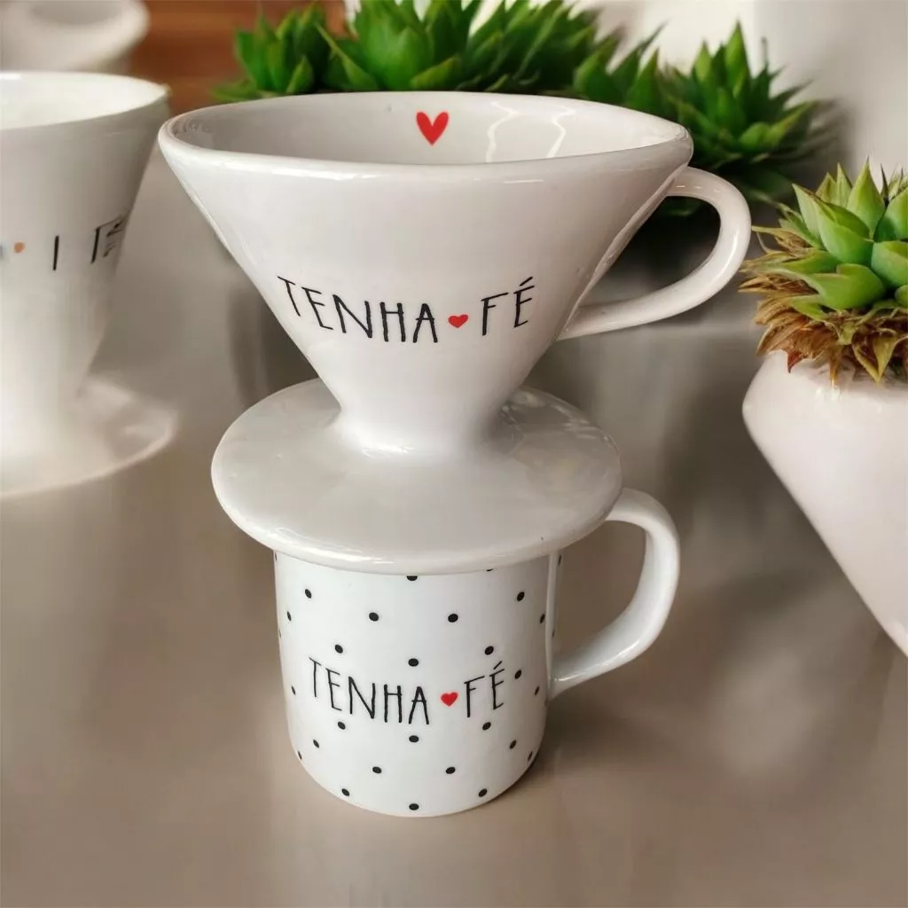 Kit Caneca 300 Ml Decorada + Coador De Porcelana Filtro Café