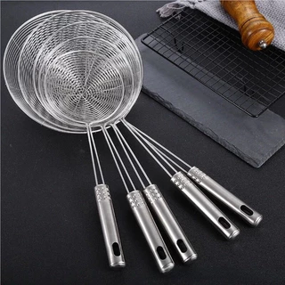 【Durável】Escumadeira Fritura Inox TOP RIO 13x33.5cm – Perfeita para Batata e Pastel!